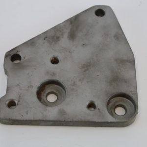 Base plate fuel filter housing